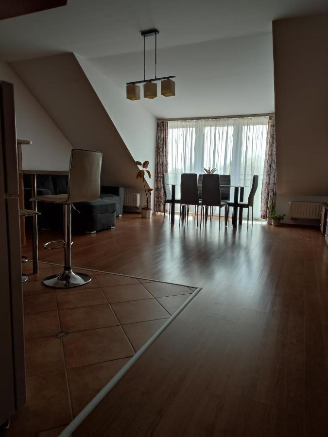 Larix Apartman Шарвар Экстерьер фото