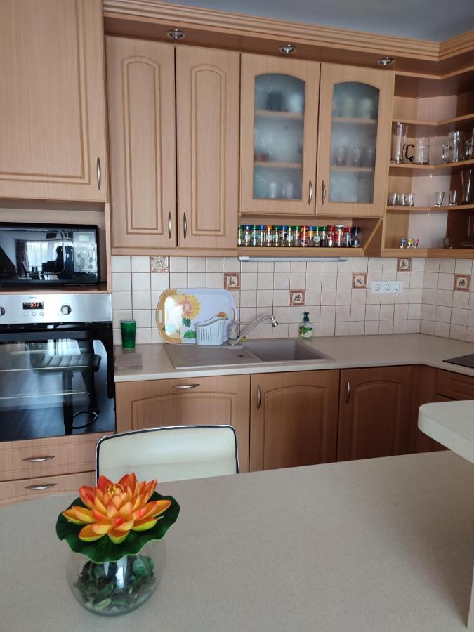 Larix Apartman Шарвар Экстерьер фото