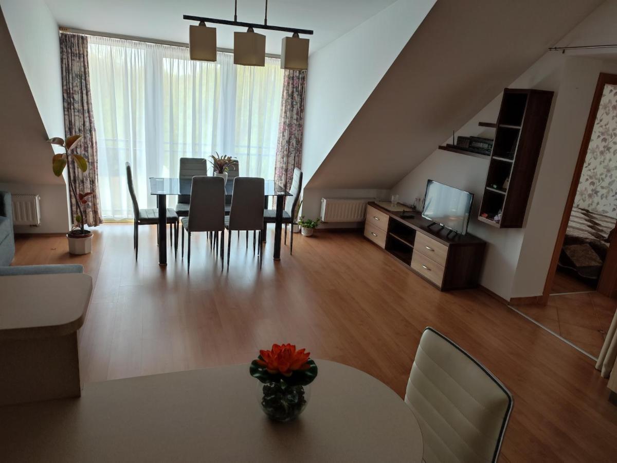 Larix Apartman Шарвар Экстерьер фото