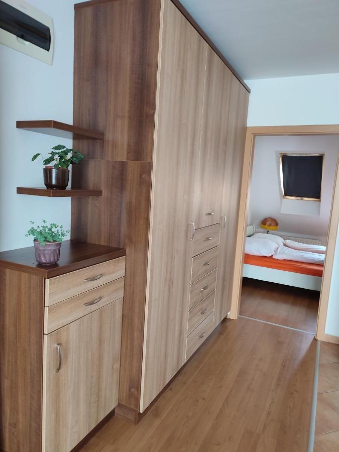 Larix Apartman Шарвар Экстерьер фото